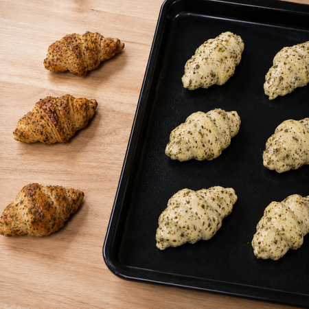 Mini Zaatar croissants  (20 Pc )