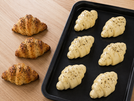 Mini Hallumi Croissant - 20 Pc